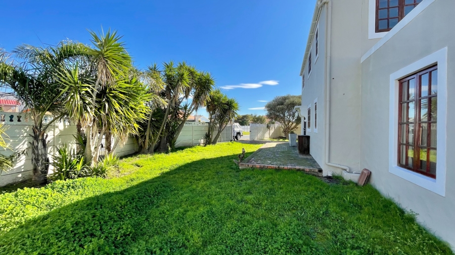 3 Bedroom Property for Sale in Dobson Western Cape